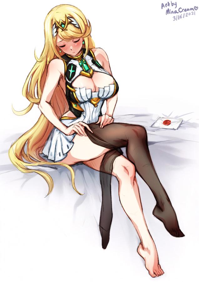 Mythra Putting on Tights [Xenoblade Chronicles 2] - Xenoblade Chronicles 2