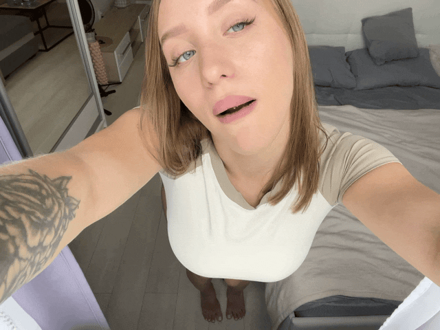 Getting hungry for your cock🤤 (OralHentai Anime GIF)
